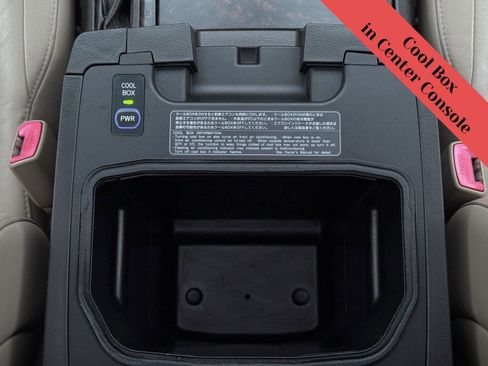 Used 2011 Toyota Land Cruiser image 26