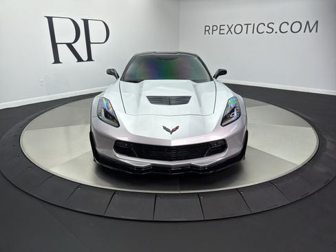 Used 2018 Chevrolet Corvette Z06 RWD image 9