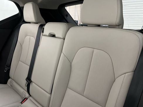 Certified 2025 Volvo XC40 B5 Ultra image 25