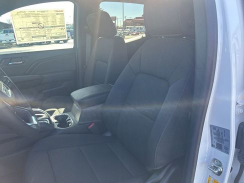 New 2024 GMC Canyon Elevation image 18