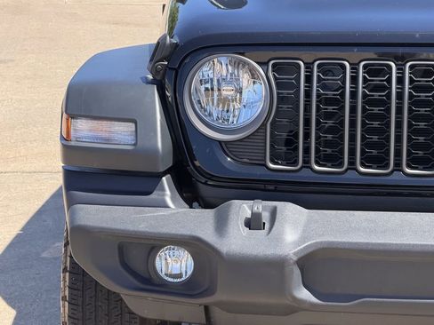 Used 2025 Jeep Wrangler Unlimited Sport AWD/4WD image 5