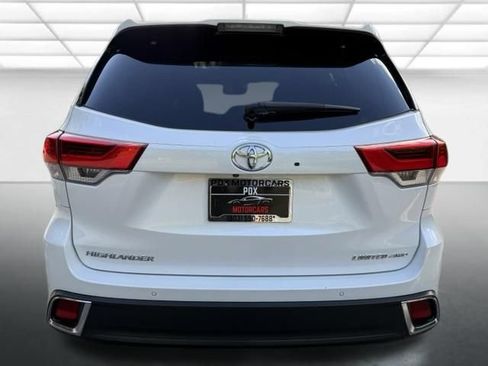 Used 2019 Toyota Highlander Limited Platinum AWD/4WD image 4