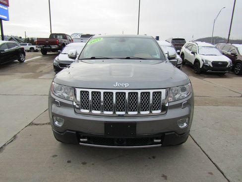 Used 2013 Jeep Grand Cherokee Overland Summit image 5