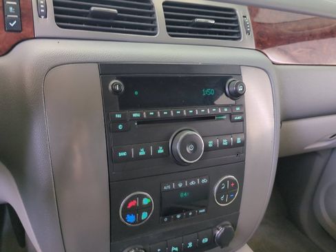 Used 2011 GMC Sierra 2500 SLT w/ SLT Convenience Package AWD/4WD image 25
