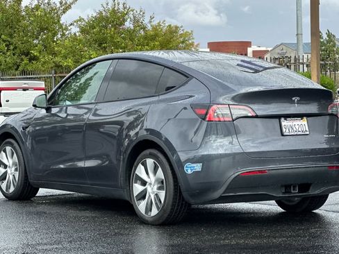 Used 2021 Tesla Model Y Long Range image 6