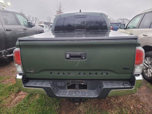 Used 2021 Toyota Tacoma TRD Off-Road image 6