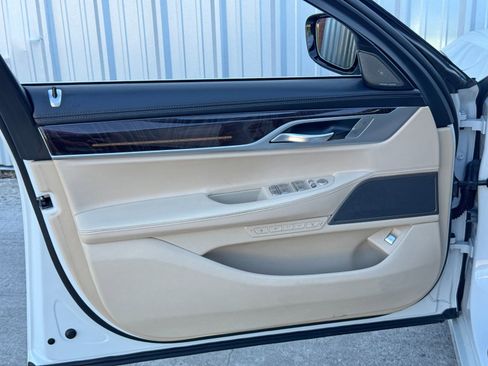 Used 2020 BMW 750i xDrive w/ Executive Package image 42