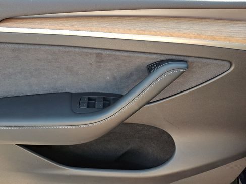 Used 2023 Tesla Model Y Long Range AWD/4WD image 13