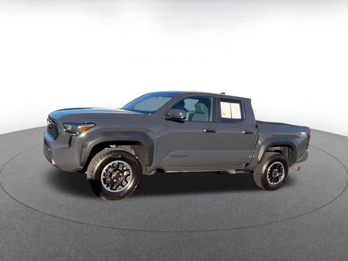 Used 2025 Toyota Tacoma TRD Off-Road image 3