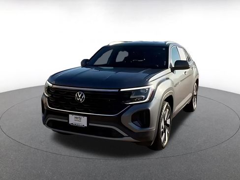 Used 2025 Volkswagen Atlas Cross Sport SE image 7