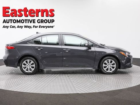 Used 2025 Toyota Corolla LE image 4