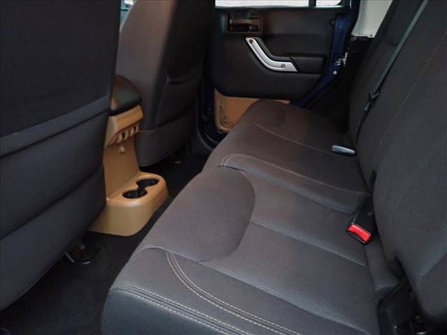 Used 2013 Jeep Wrangler Unlimited Sahara w/ Connectivity Group AWD/4WD image 9