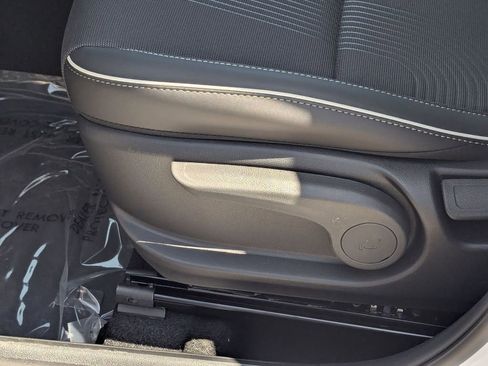 New 2025 Hyundai Venue Limited image 16