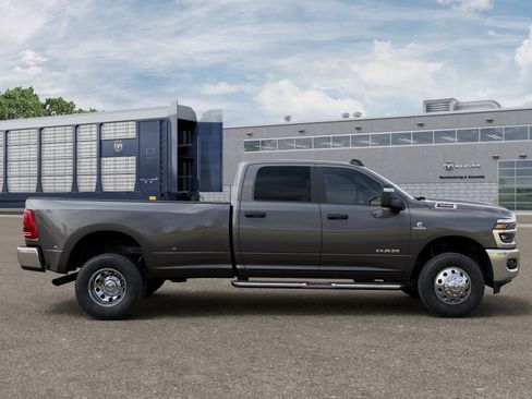 New 2026 RAM 3500 Big Horn AWD/4WD image 21