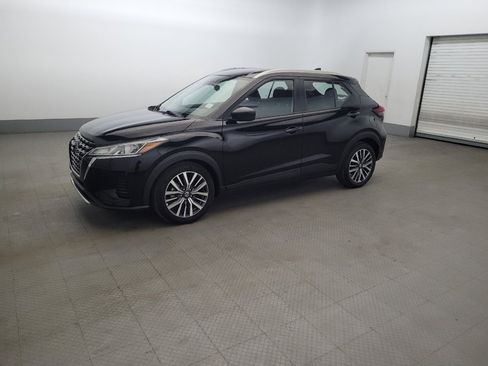 Used 2021 Nissan Kicks SV FWD image 2