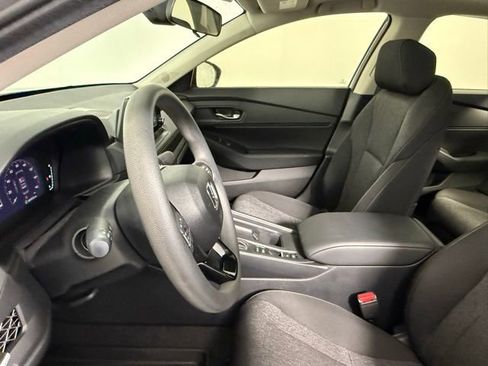 Used 2025 Honda Accord SE image 24