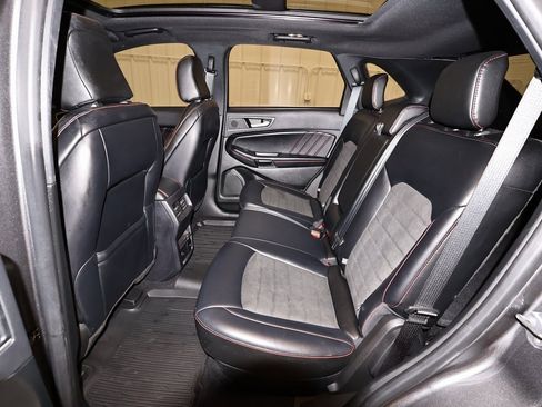 Certified 2023 Ford Edge ST-Line image 16