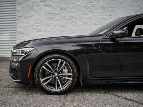 Used 2022 BMW 750i xDrive w/ Executive Package AWD/4WD image 11
