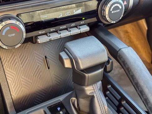 New 2026 Toyota 4Runner SR5 AWD/4WD image 25