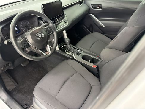 Used 2024 Toyota Corolla Cross LE FWD image 4