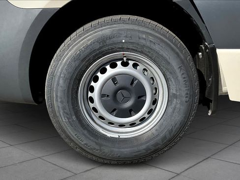 New 2025 Mercedes-Benz Sprinter 2500 image 11