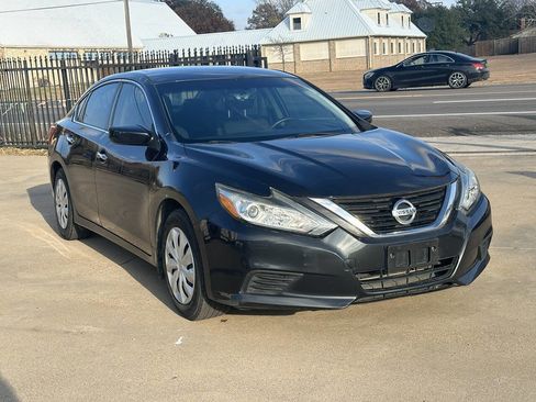 Used 2017 Nissan Altima 2.5 S w/ Power Driver Seat Package FWD image 3