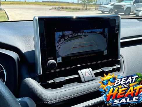 Used 2025 Toyota RAV4 XLE FWD image 26