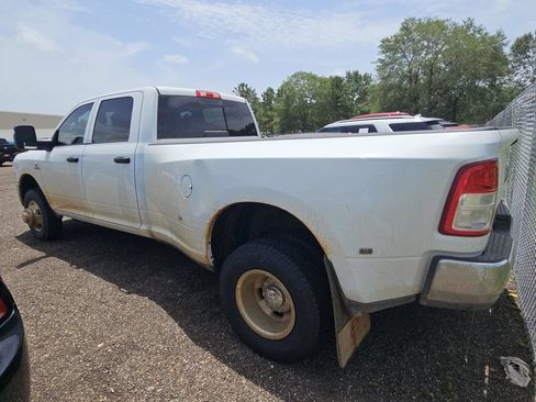 Used 2024 RAM 3500 Tradesman w/ Chrome Appearance Group AWD/4WD image 10