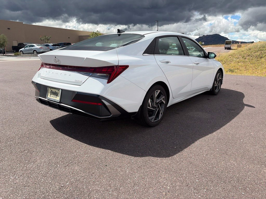 Certified 2025 Hyundai Elantra Limited FWD image 5
