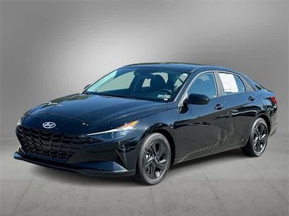 Used 2023 Hyundai Elantra SEL w/ Preferred Accessory Package