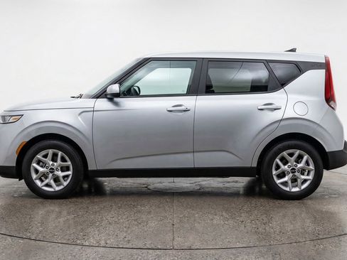 Used 2025 Kia Soul LX w/ LX Technology Package FWD image 5