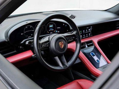 Used 2022 Porsche Taycan RWD image 18