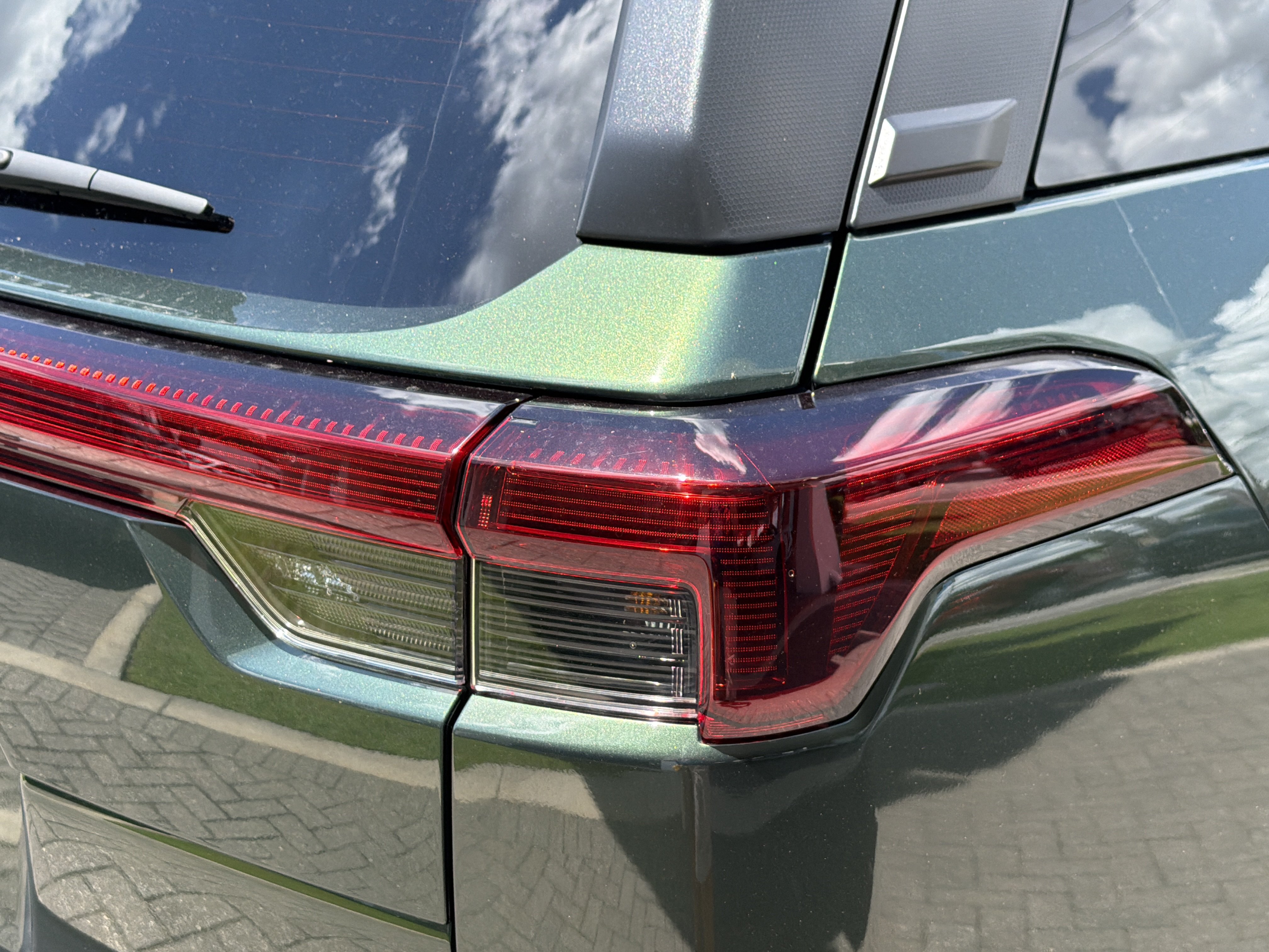 New 2026 Subaru Outback Limited AWD/4WD image 11