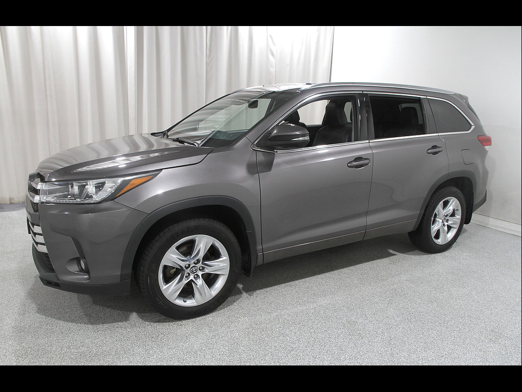 Used 2017 Toyota Highlander Limited AWD/4WD image 3
