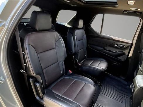 Used 2023 Chevrolet Traverse High Country AWD/4WD image 25