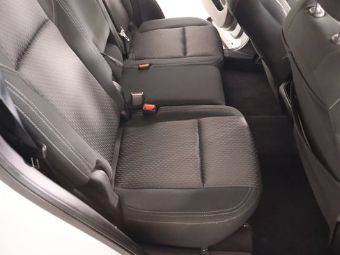 Used 2023 Mitsubishi Outlander ES FWD image 13