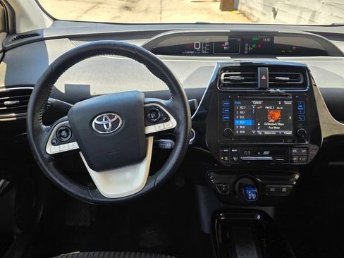 Used 2017 Toyota Prius Three FWD image 12
