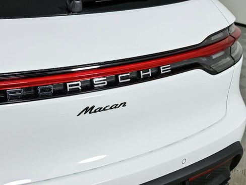 New 2026 Porsche Macan image 37