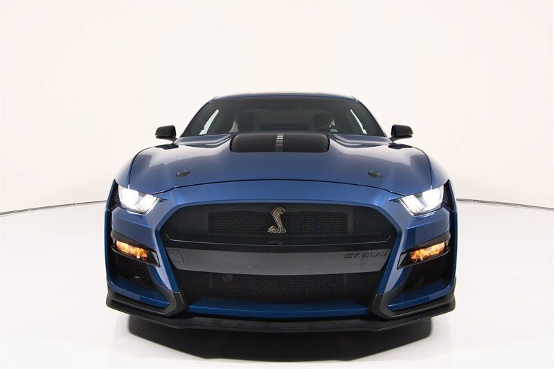 Used 2021 Ford Mustang Shelby GT500 w/ Technology Package RWD image 3