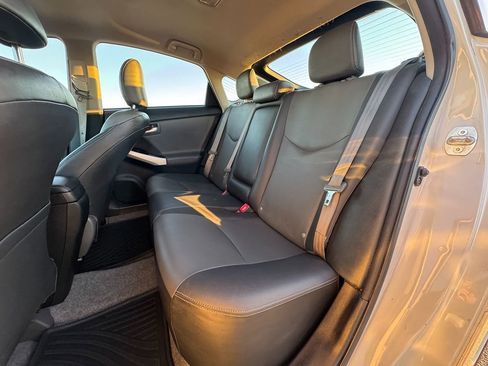 Used 2015 Toyota Prius Five image 29