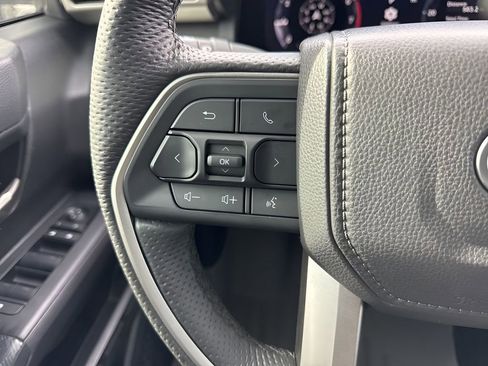 Used 2024 Toyota Tacoma TRD Off-Road image 15