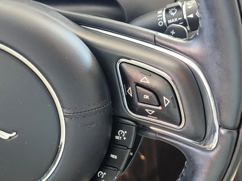 Used 2014 Jaguar XJ L Portfolio AWD/4WD image 16