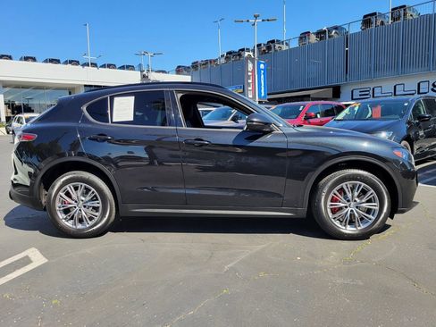 Used 2024 Alfa Romeo Stelvio Sprint image 31