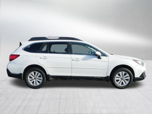 Used 2019 Subaru Outback 2.5i Premium image 8