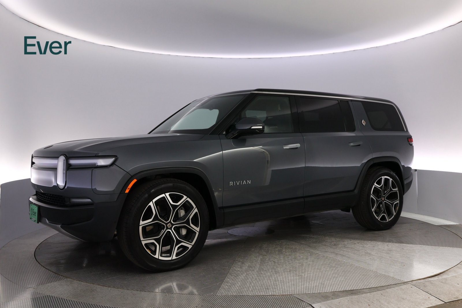 Used 2025 Rivian R1S Adventure Dual AWD/4WD image 18