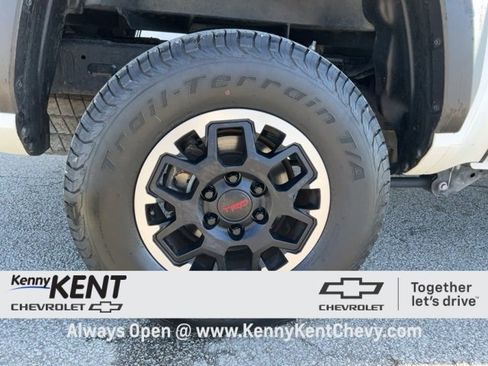 Used 2024 Toyota Tacoma TRD Off-Road image 11