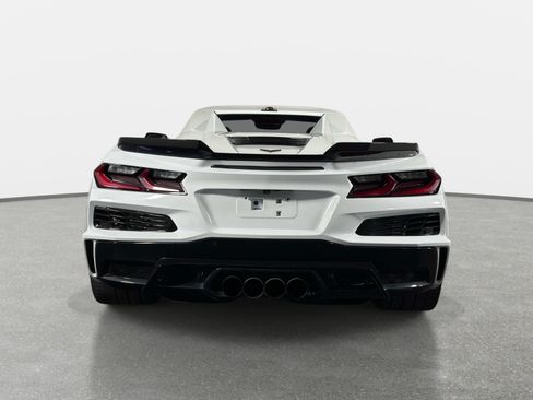 Used 2025 Chevrolet Corvette Z06 RWD image 4