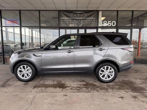Used 2019 Land Rover Discovery SE image 3