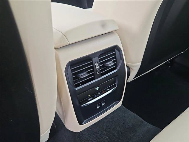 Certified 2025 BMW 330i Sedan RWD image 18