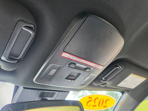 Used 2025 Toyota Camry SE FWD image 32
